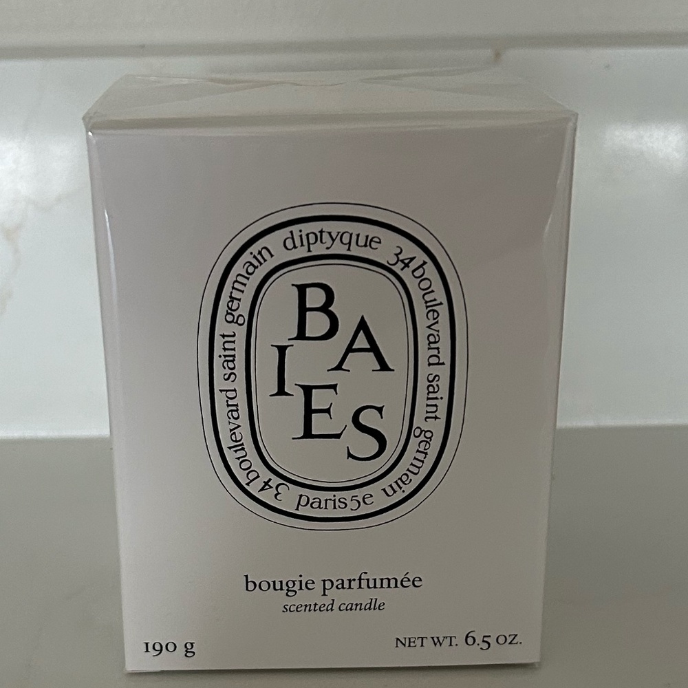 Baies (Berries) Scented Candle